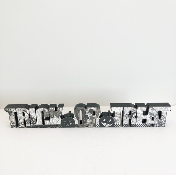 Trick or Treat Halloween Decor - Picture 1 of 5